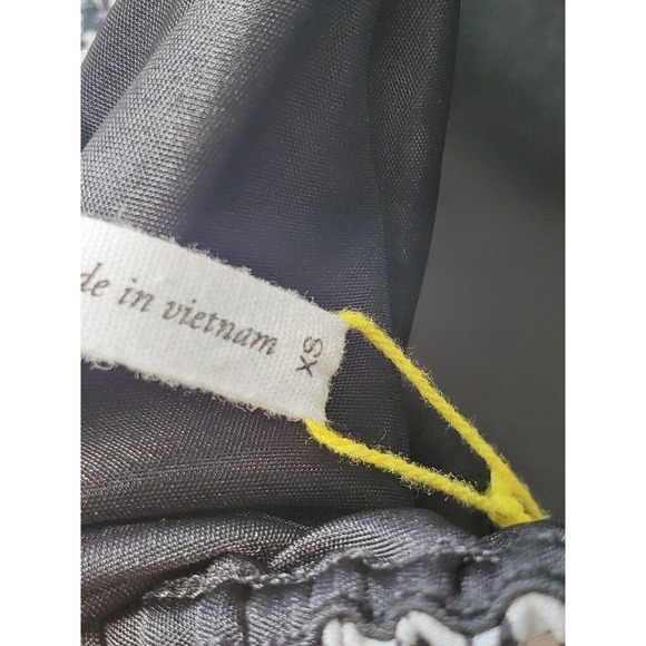 BCBGeneration White & Black Printed Surplice Halter V-Neck Knee Length Dress XS - Picture 10 of 13